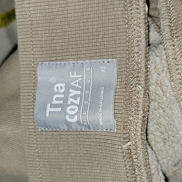 Aritzia TNA CozyAF Fleece Sweatpants - Picture 9 of 10